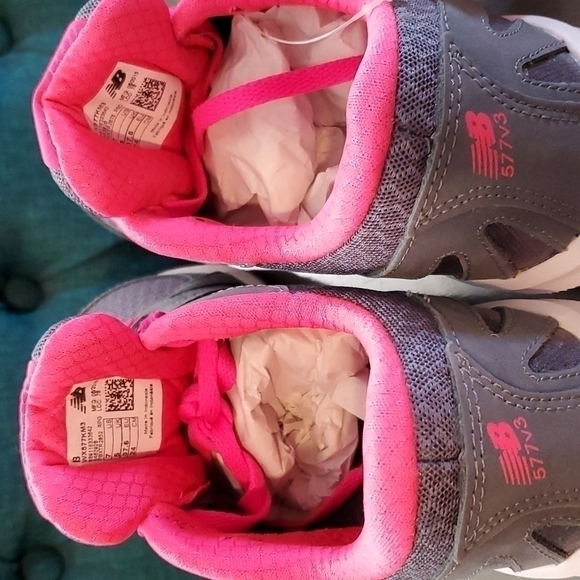 New Balance -Pink Breast Cancer Limited Edition  Athletic shoes Rare! Sz. 7 - Picture 6 of 7